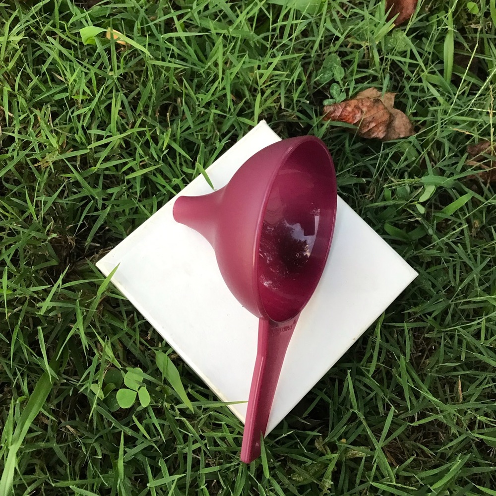 TUPPERWARE FUNNEL - Picture 5 of 9